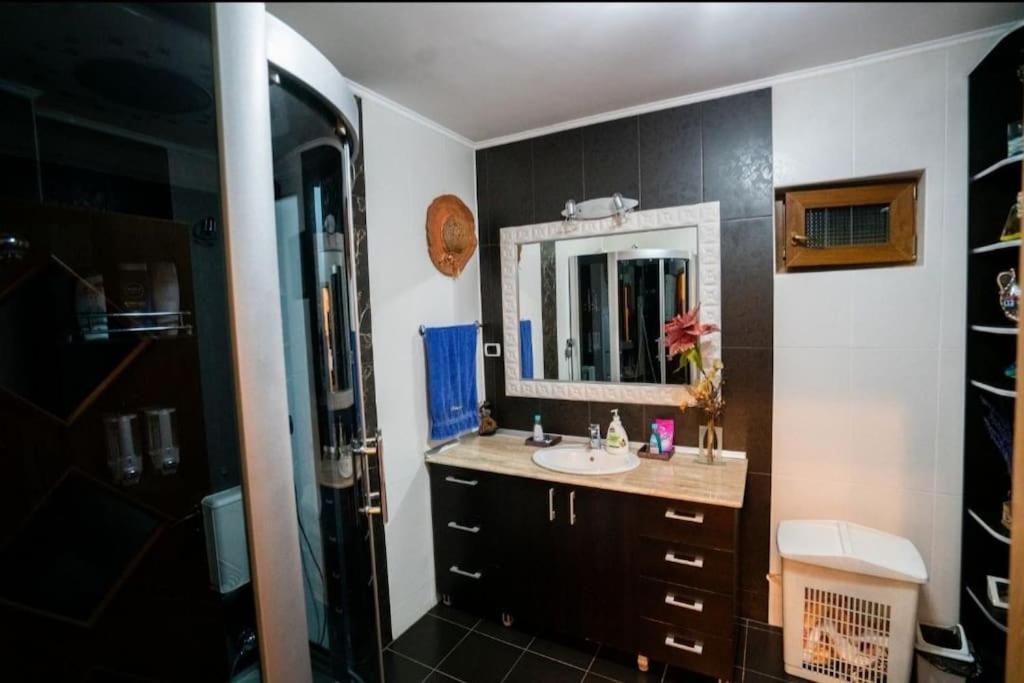 Casa Mona Villa Орадеа Екстериор снимка